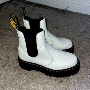 Dr. Martens 2976 Smooth Leather Platform Chelsea Boot